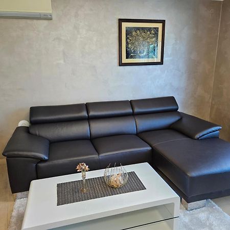 אומאג Apartments Riva-Interauto מראה חיצוני תמונה