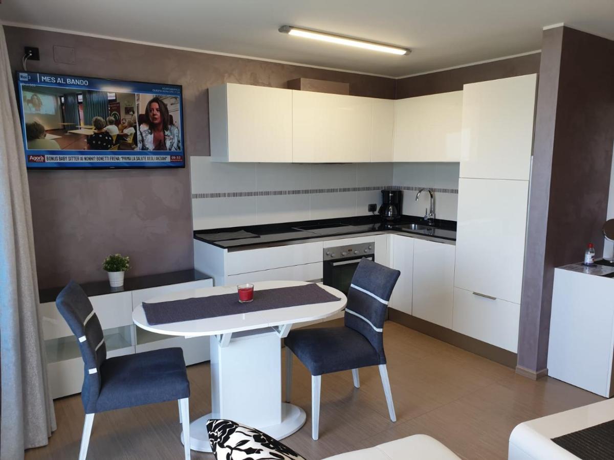 אומאג Apartments Riva-Interauto מראה חיצוני תמונה