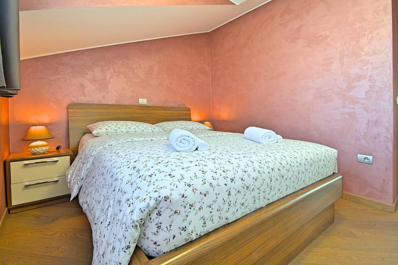 אומאג Apartments Riva-Interauto מראה חיצוני תמונה