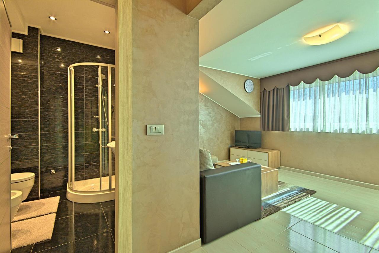 אומאג Apartments Riva-Interauto מראה חיצוני תמונה