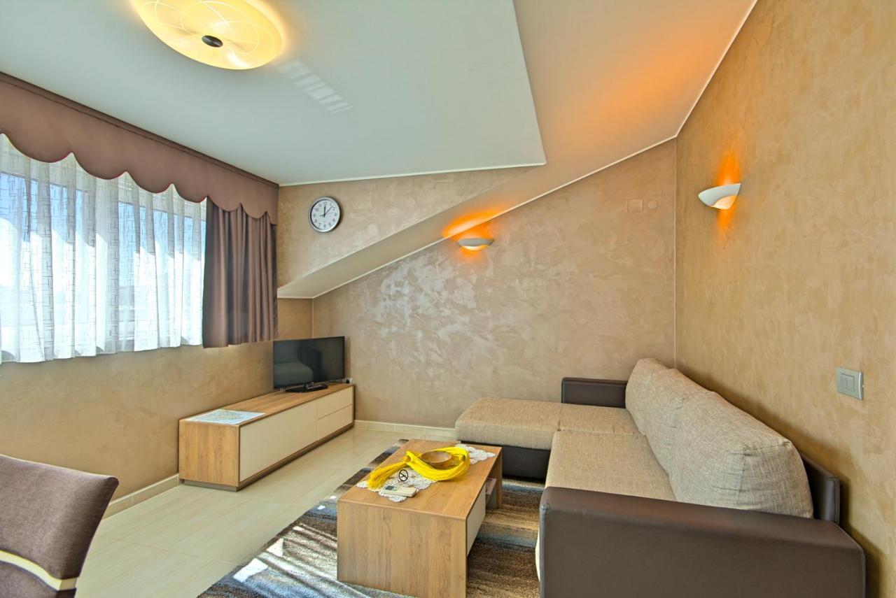אומאג Apartments Riva-Interauto מראה חיצוני תמונה