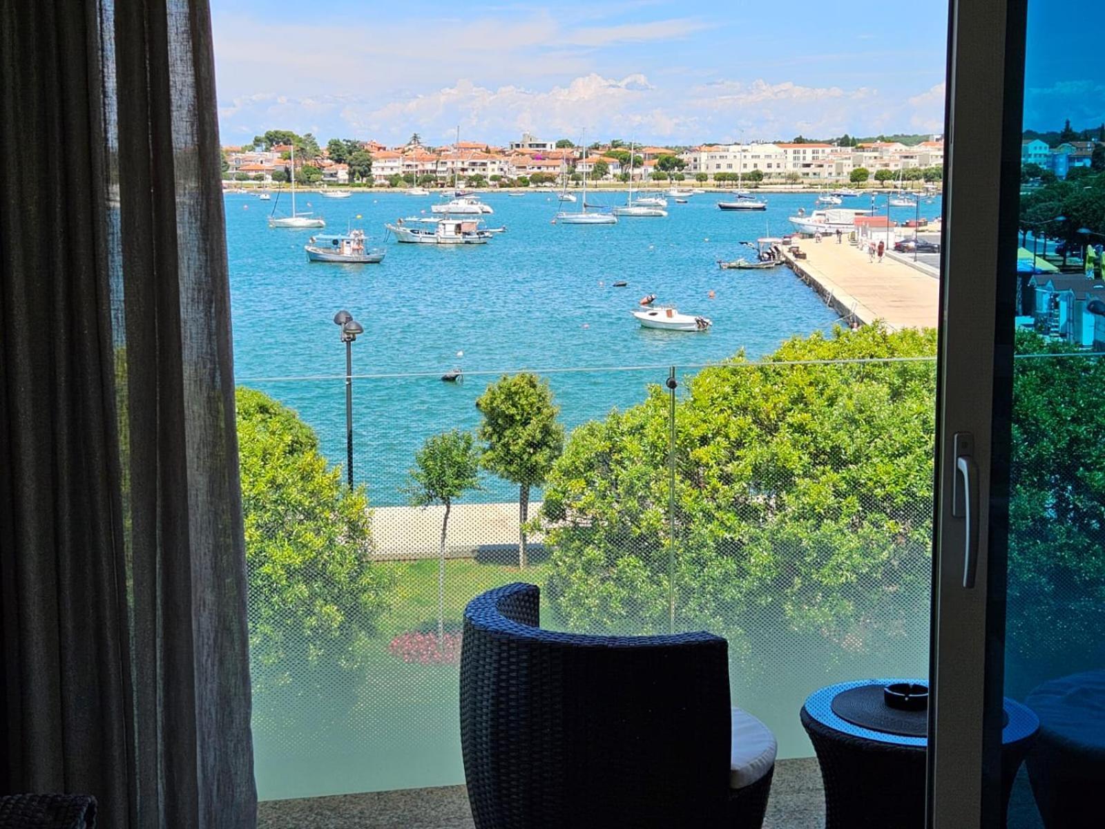 אומאג Apartments Riva-Interauto מראה חיצוני תמונה