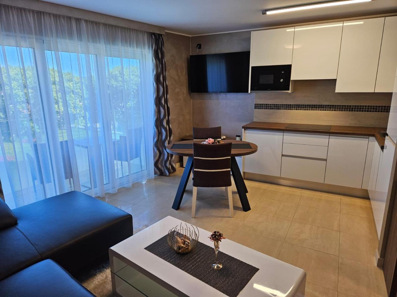 אומאג Apartments Riva-Interauto מראה חיצוני תמונה