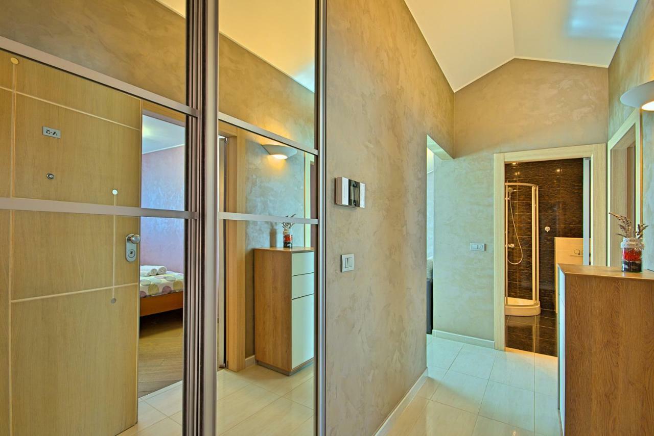 אומאג Apartments Riva-Interauto מראה חיצוני תמונה