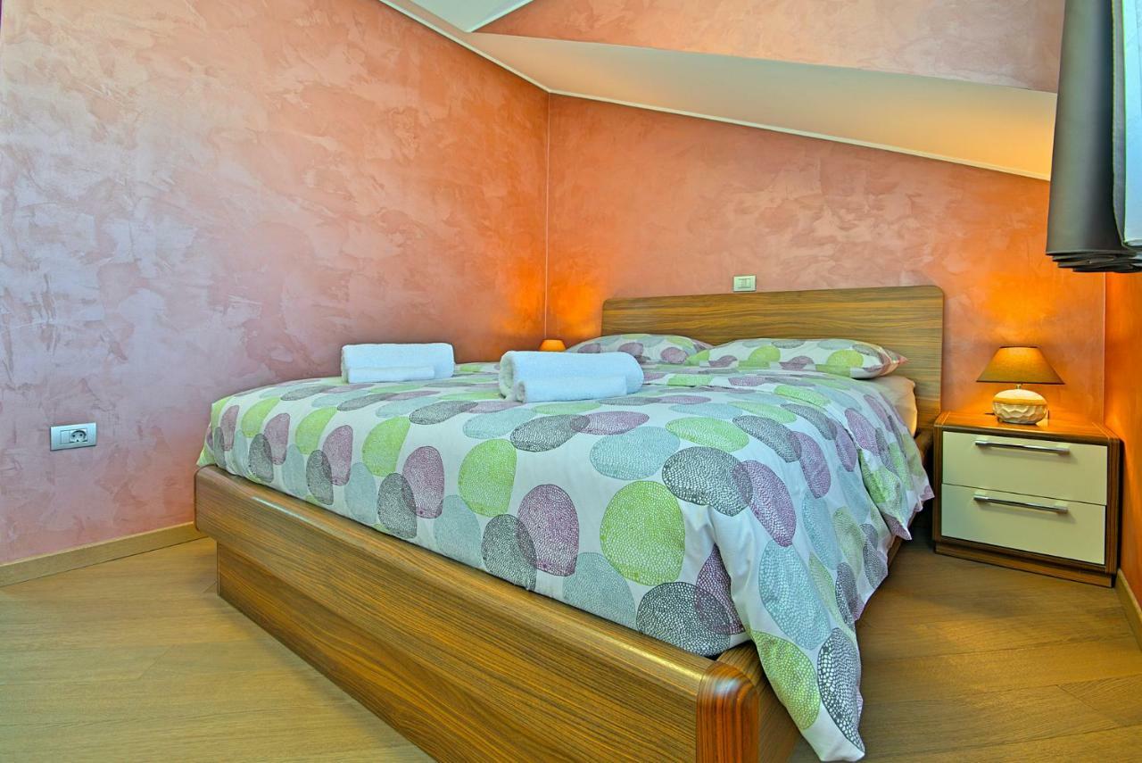 אומאג Apartments Riva-Interauto מראה חיצוני תמונה