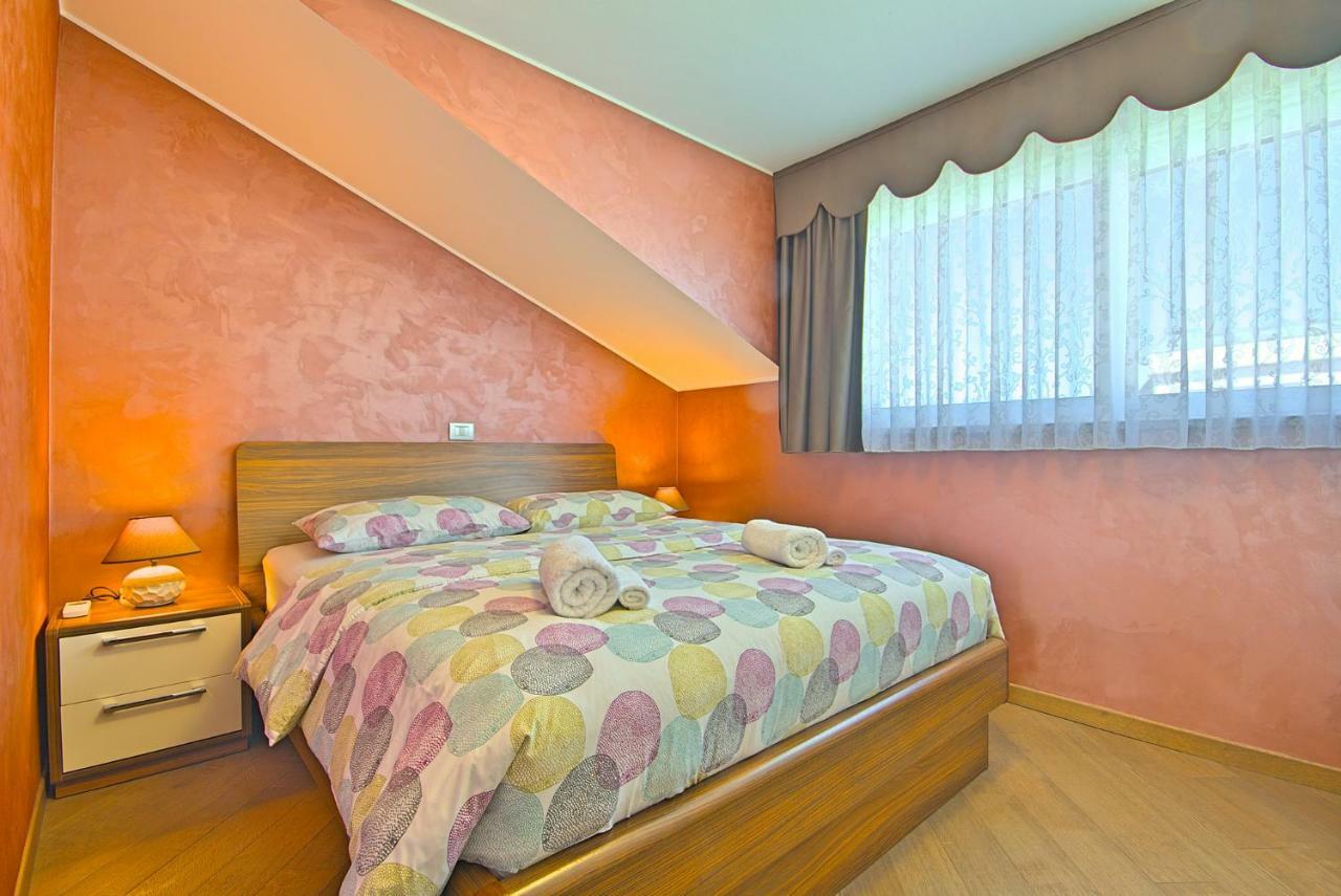 אומאג Apartments Riva-Interauto מראה חיצוני תמונה