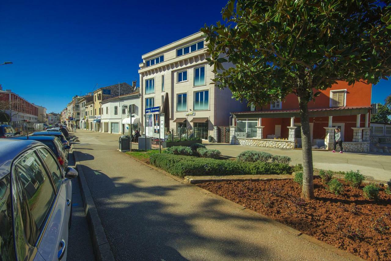 אומאג Apartments Riva-Interauto מראה חיצוני תמונה