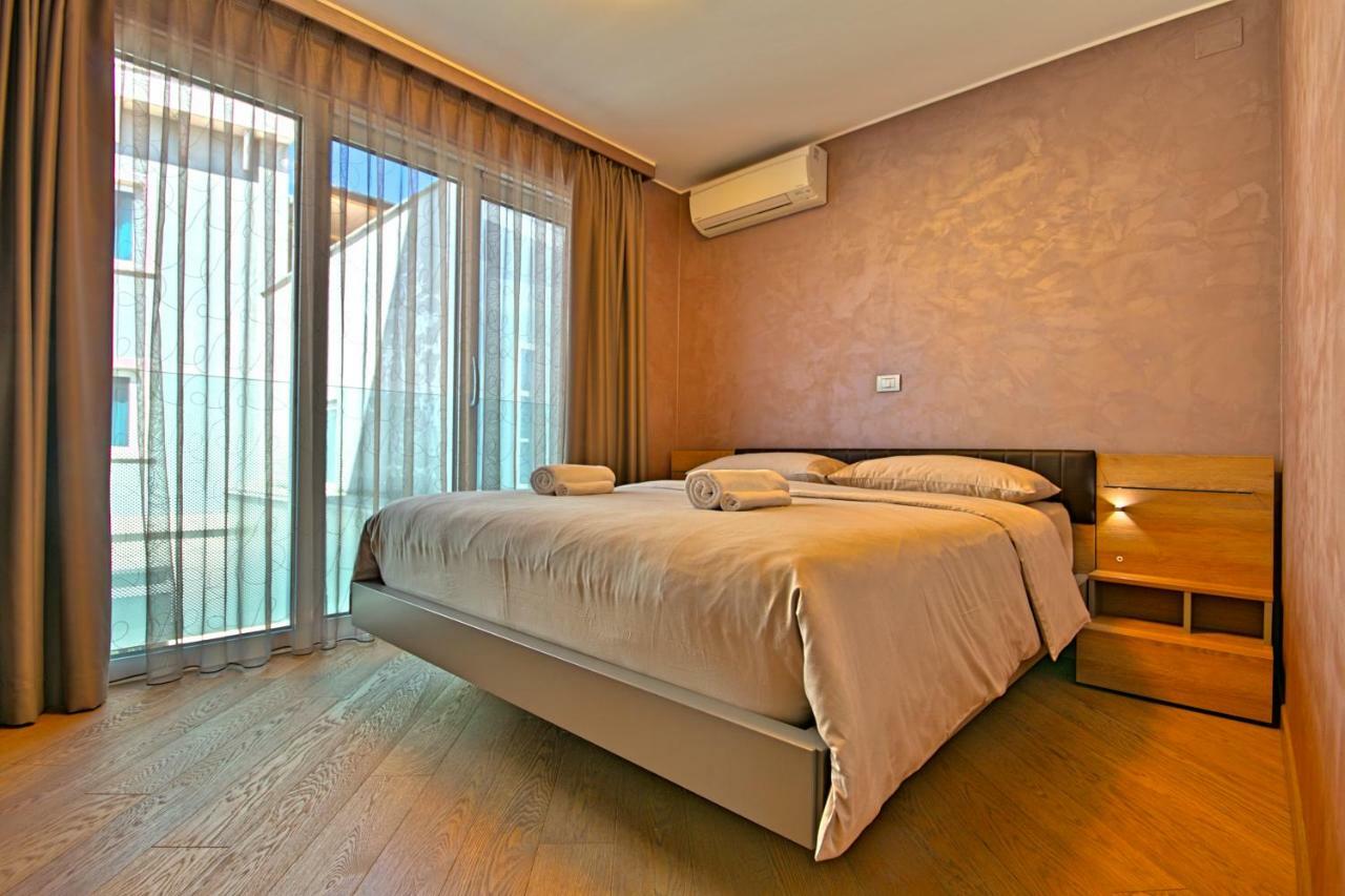 אומאג Apartments Riva-Interauto מראה חיצוני תמונה