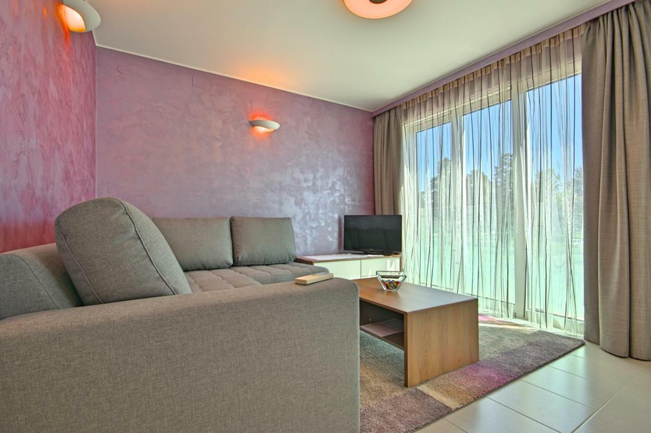 אומאג Apartments Riva-Interauto מראה חיצוני תמונה